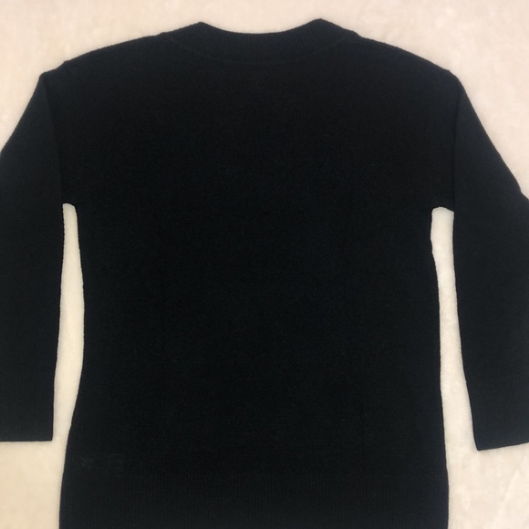 GAP V-neck sweater. Size S. NWT! - Picture 3 of 10